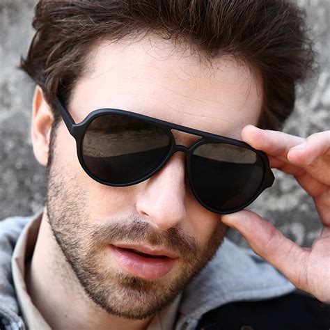 Men's Designer Luxury Aviator Sunglasses .